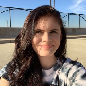 Meet your Posher, Julia